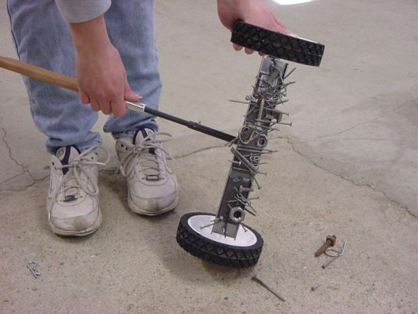 The Attractor Magnetic Mini Sweeper - 12 in