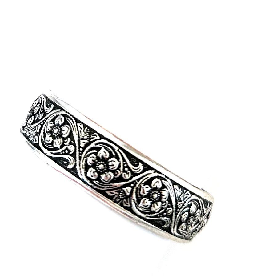 Wyo-Horse Women's Medium Metal Carved Floral Cuff