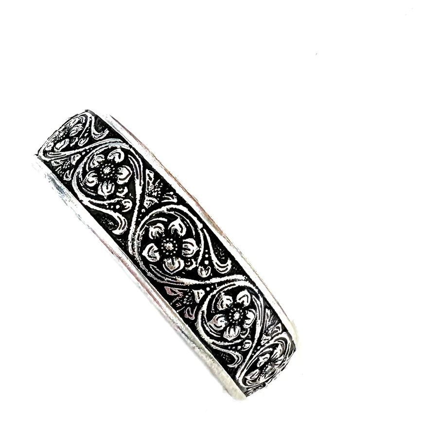 Wyo-Horse Women's Medium Metal Carved Floral Cuff