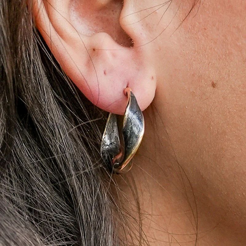 Wyo-Horse Women's Twist Enamel Hoop Earrings