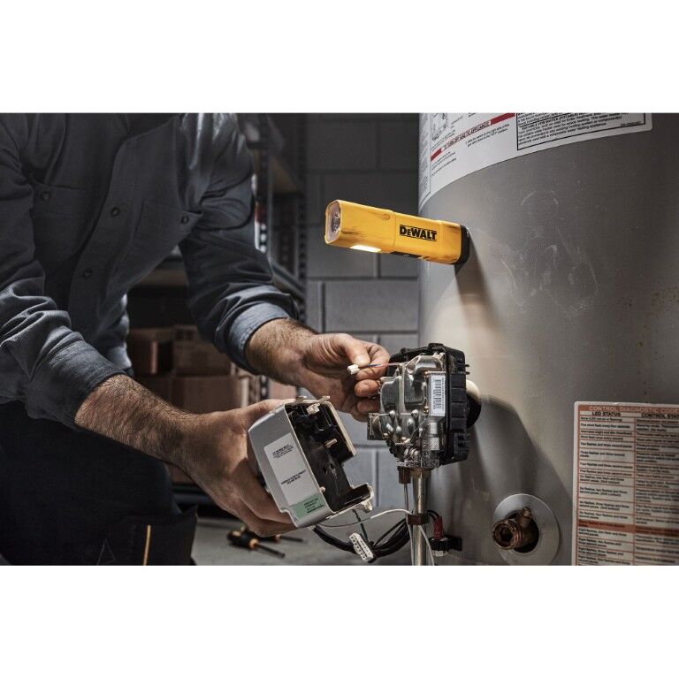 DEWALT Rechargeable LED Flashlight, 1000-Lm