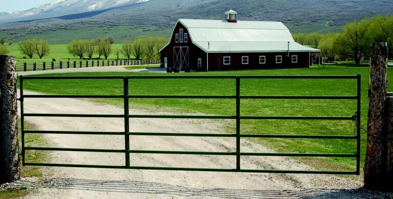 Powder River 180° Hinges 1600 Series Gate, 10-Ft x 52-In