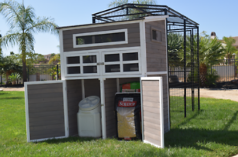 Rugged Ranch Chalet Chicken Coop Set